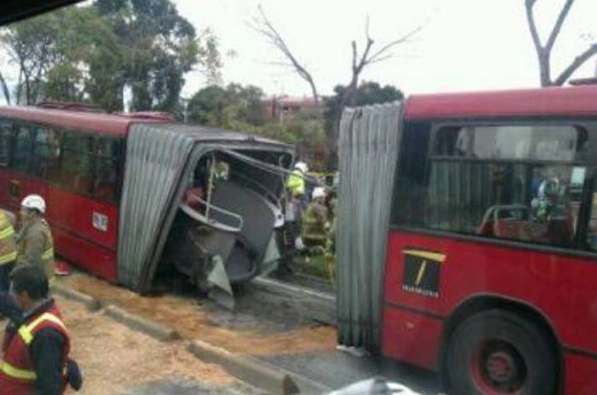 En el hecho no se registraron personas fallecidas y los lesionados fueron trasladados a varios centros asistenciales entre ellos las Clínica Shaio, Santa Fé y El Bosque. COLPRENSA