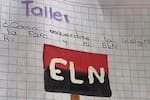 Polémica en colegio por tarea sobre insignias del ELN y las Farc