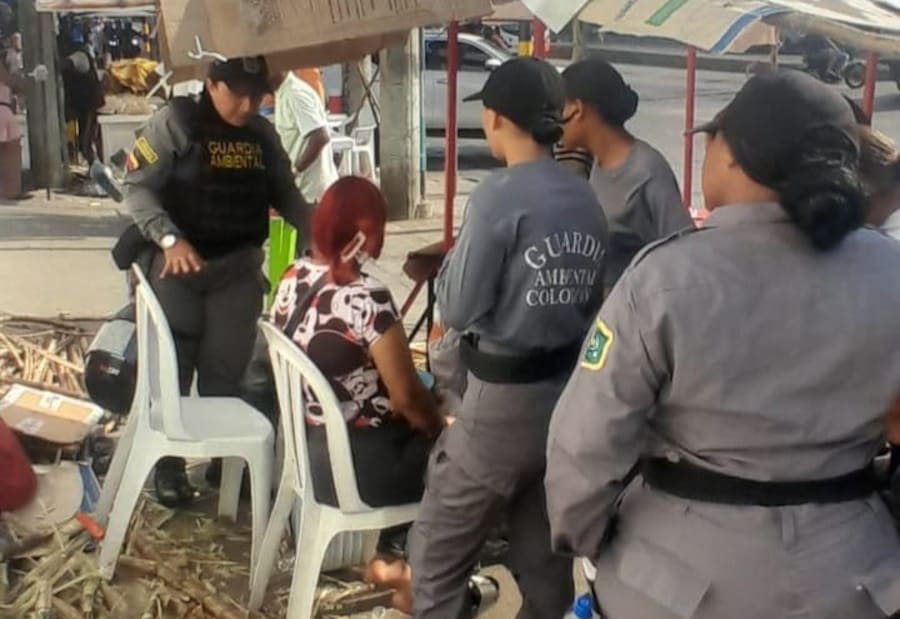 Guardia Ambiental capacita a vendedores en el Cerro de la Popa