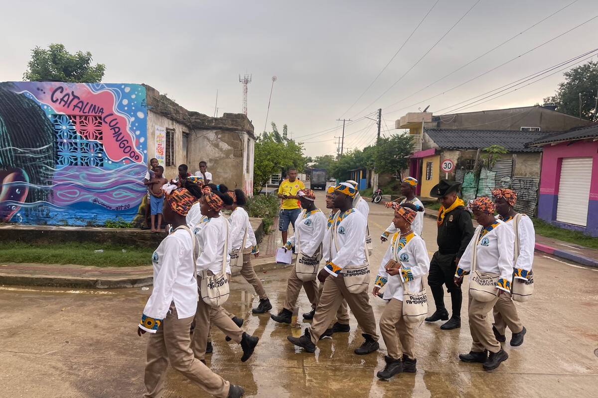 Guardia Cimarrona y Carabineros de la Policía hablan inglés en Palenque