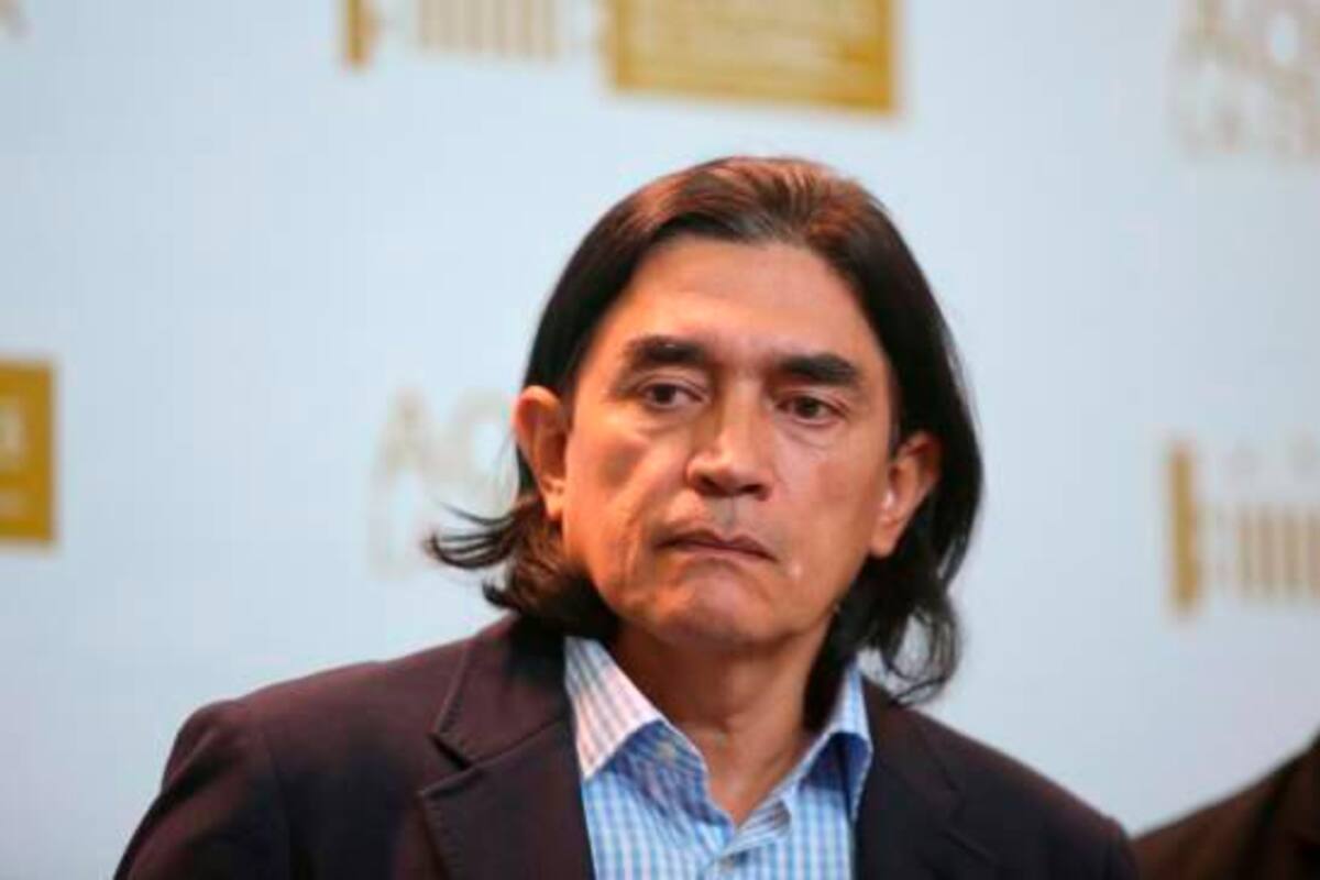 Faltando poco para las doce: Gustavo Bolívar renunció a su curul en el Senado