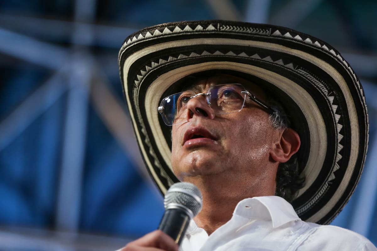 Gustavo Petro reta a De la Espriella: “Abra las puertas de la reelección”