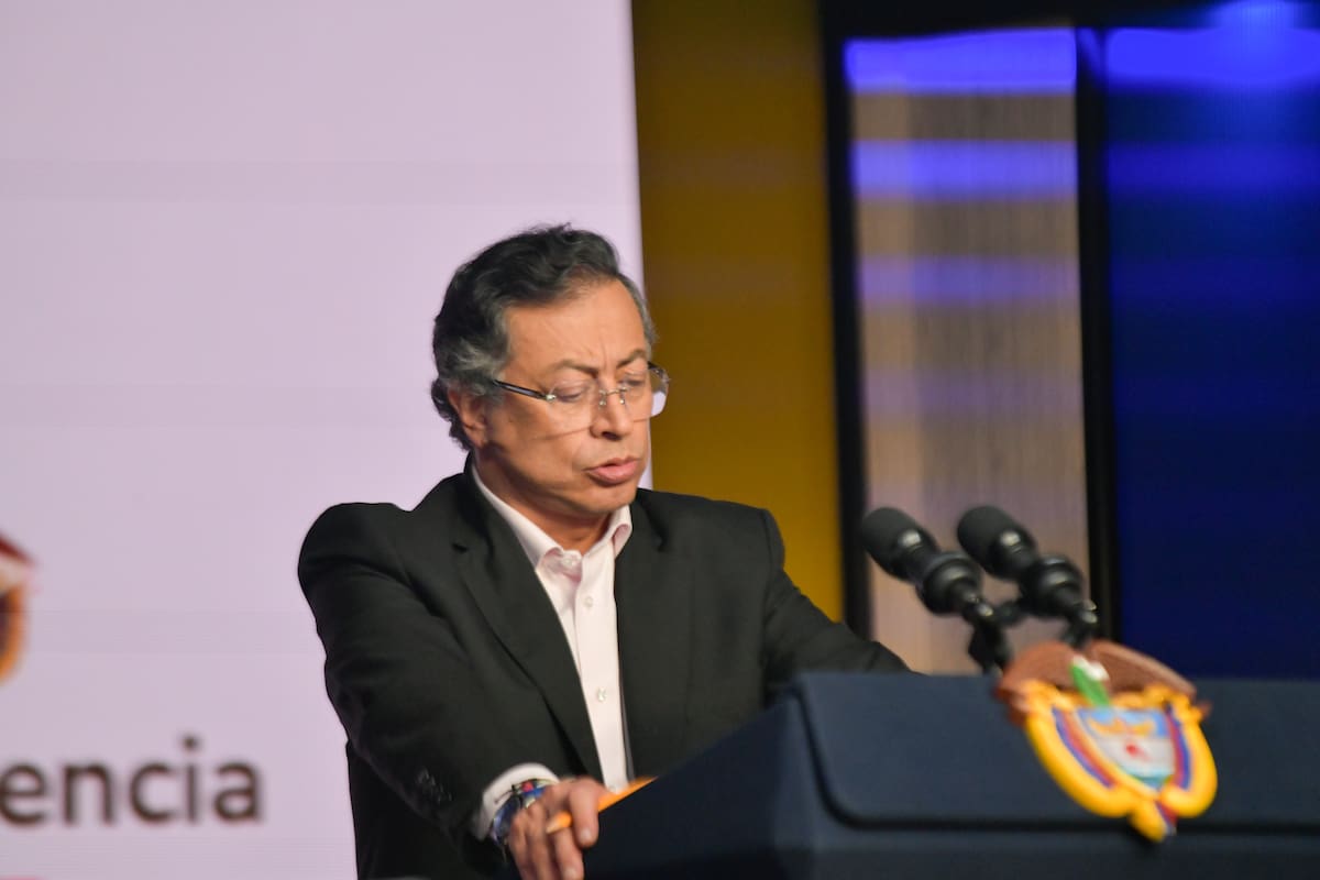 Petro le exige al Senado poner nuevamente en votación la consulta popular