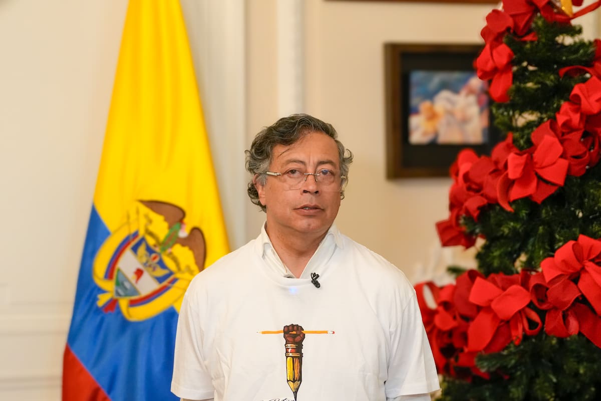 Salario mínimo divide opiniones: sindicatos celebran, gremios advierten