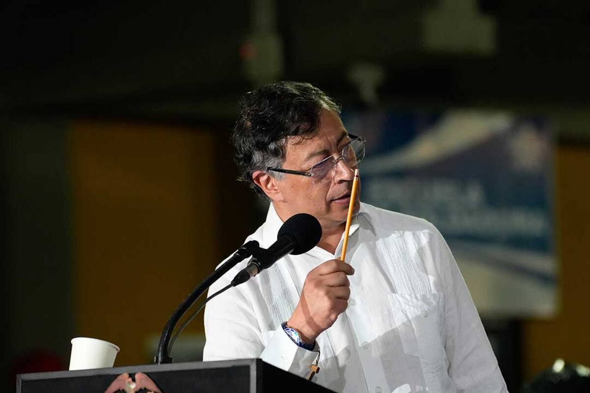 Presidente Petro ofrece seguridad a jueza del caso de Álvaro Uribe