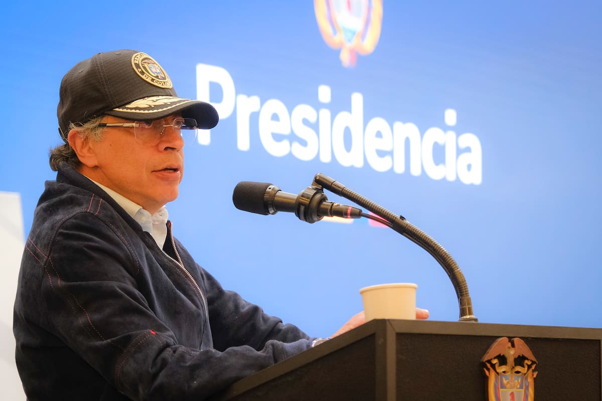 Vías concesionadas volverían al Estado: Petro ordena revisión de peajes