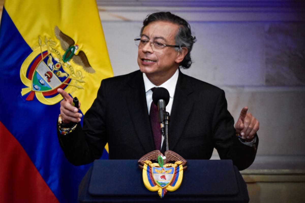 Petro defiende giro de $4 billones a la UNGRD y responde a críticas de De la Espriella