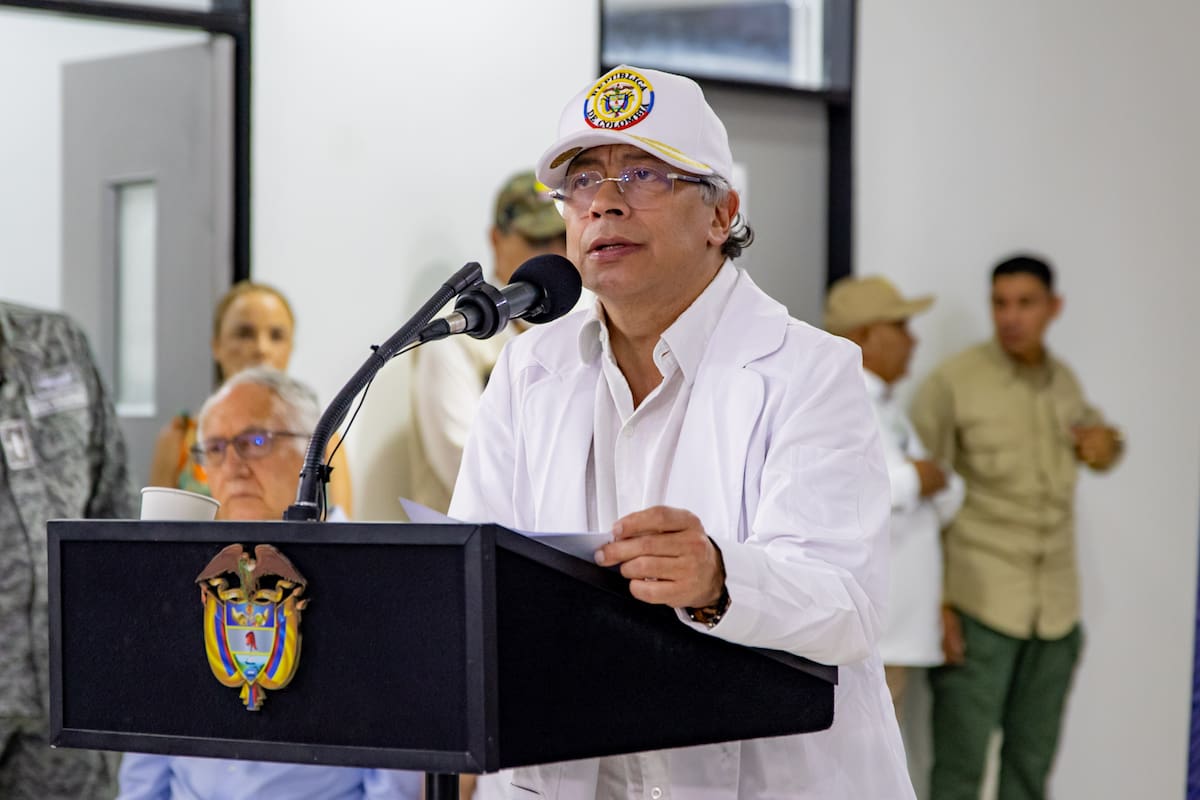Petro llama al pueblo a una jornada electoral sin violencia: “La tarea es votar”