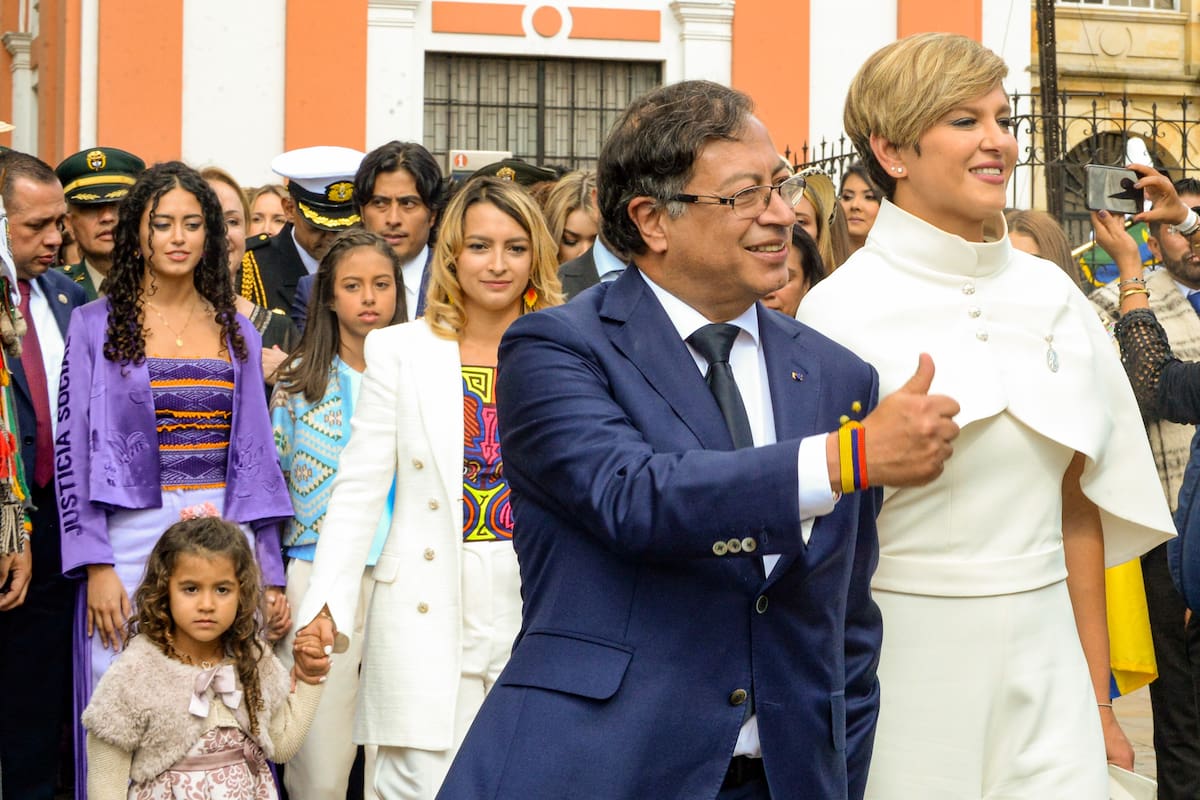 Andrea Petro defiende a Gustavo Petro de acusaciones sobre “drogas” y salidas con “travestis”