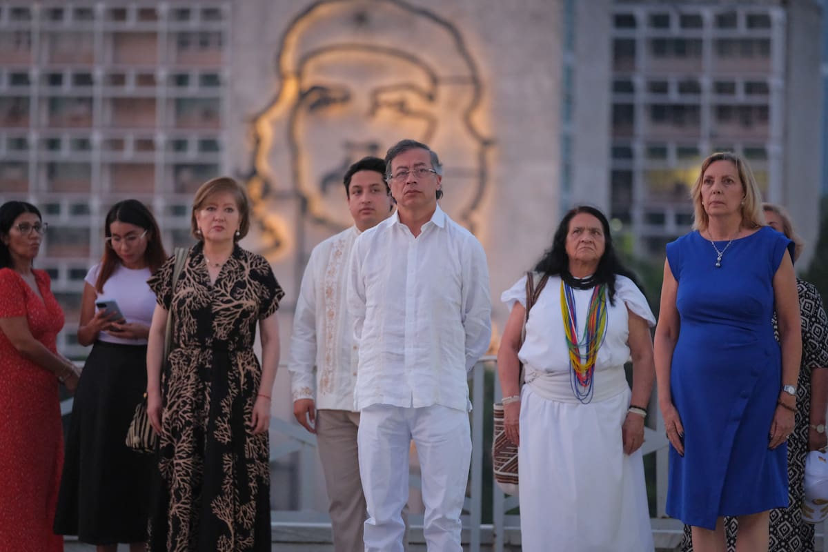 Gustavo Petro llegó a La Habana, Cuba, para reunirse con Miguel Díaz-Canel
