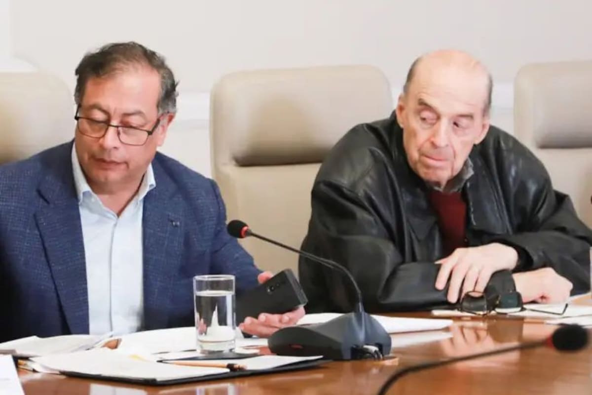 Álvaro Leyva rechaza cargos y habla de persecución política por parte de Petro
