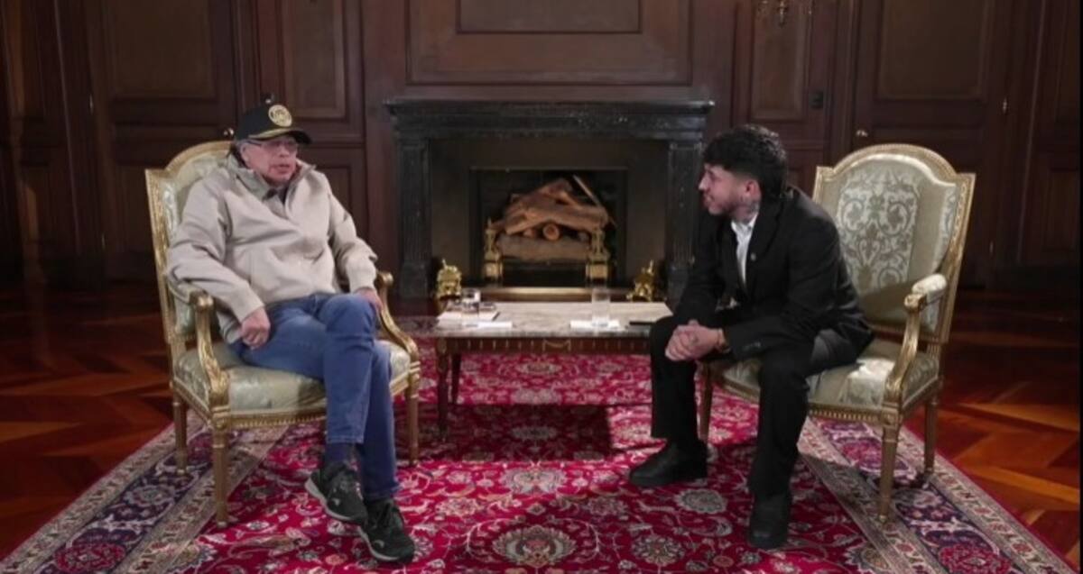 Gustavo Petro y Westcol sostuvieron una conversación por más de una hora en una transmisión en vivo. // Captura de pantalla.