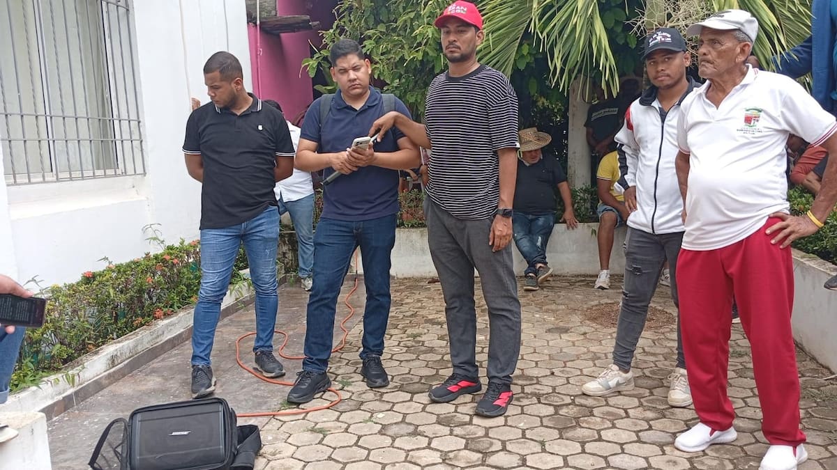 Habitantes de tres municipios del sur de Bolívar protestan por crisis del servicio de energía. // cortesía: comunidad del Sur de Bolívar