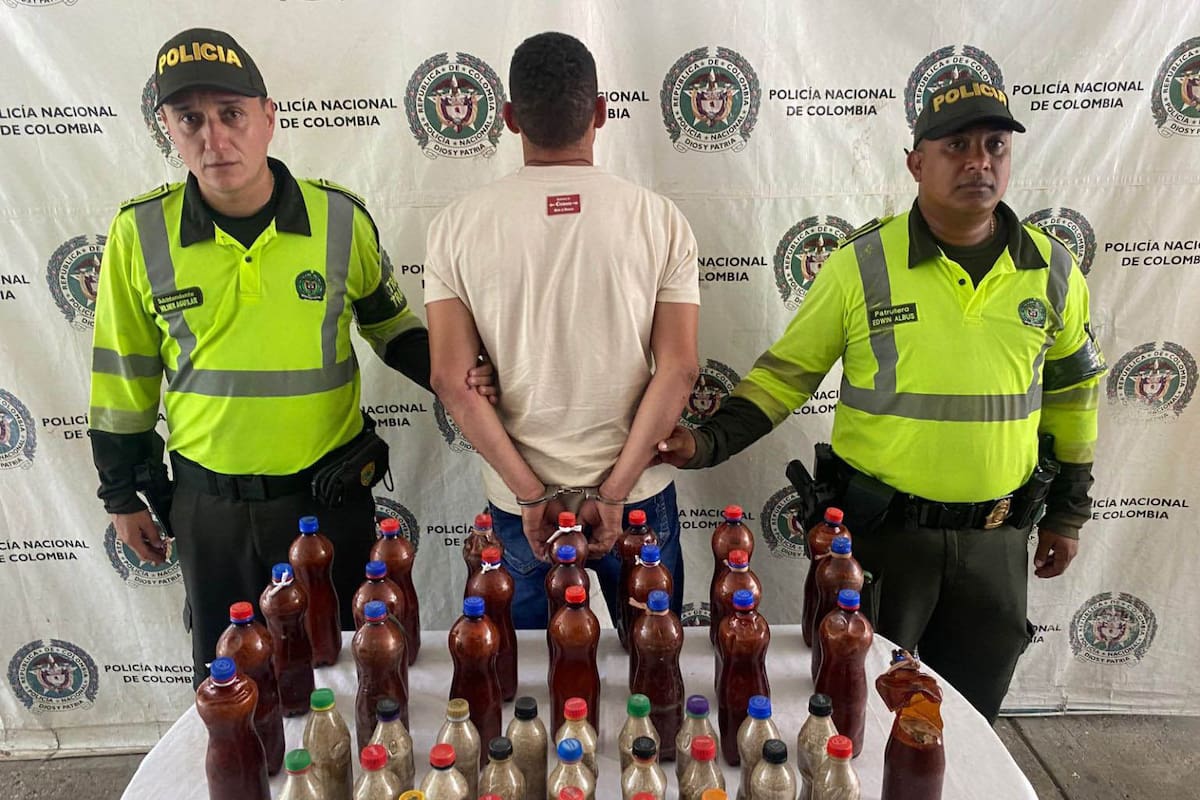 Descubren 37 kilos de droga ocultos dentro de un carro: hay dos capturados