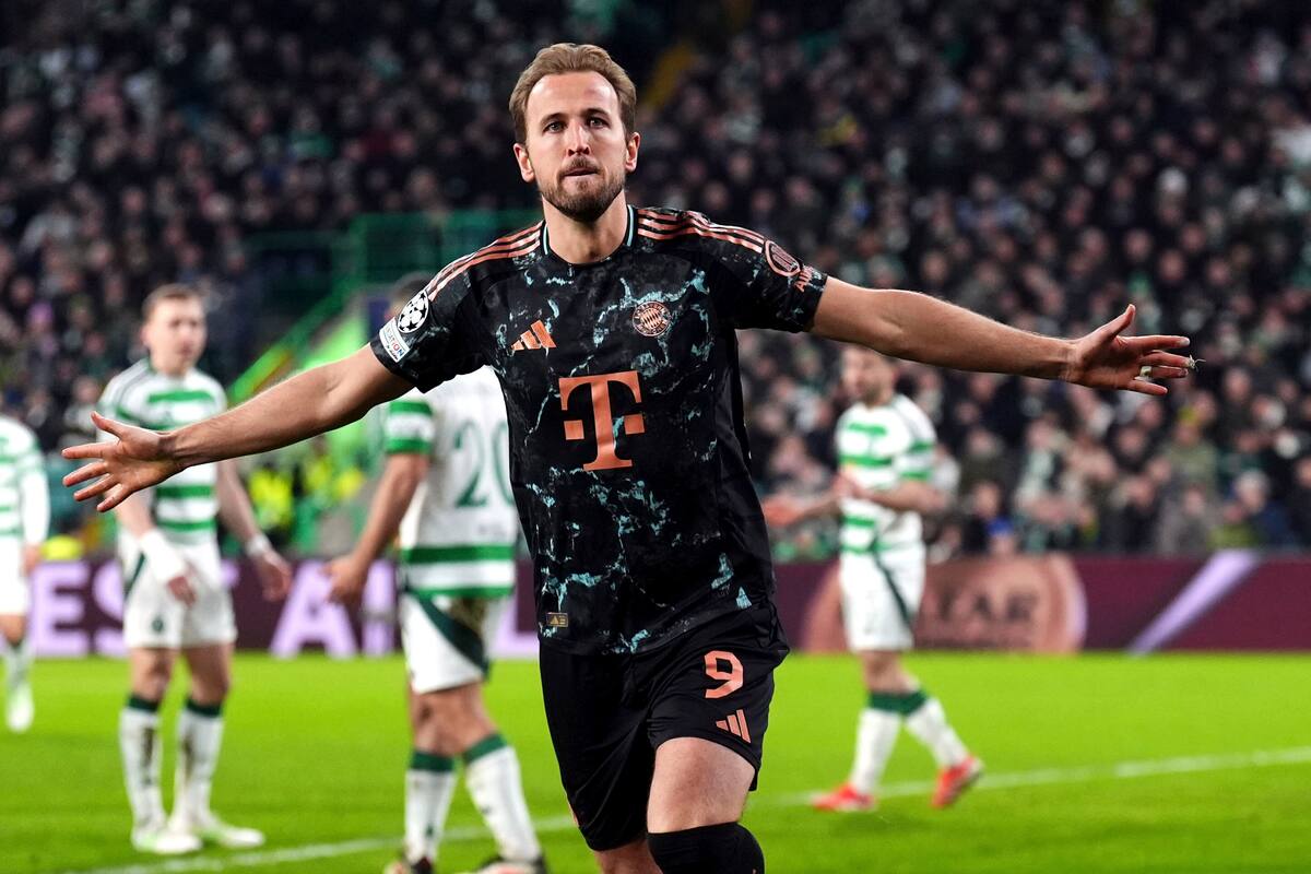Video: Harry Kane, entre abrazos y cantos, celebró su primer título