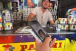 Harry Maguire no fue al Mundial, pero protagonizó viral momento con stickers Panini