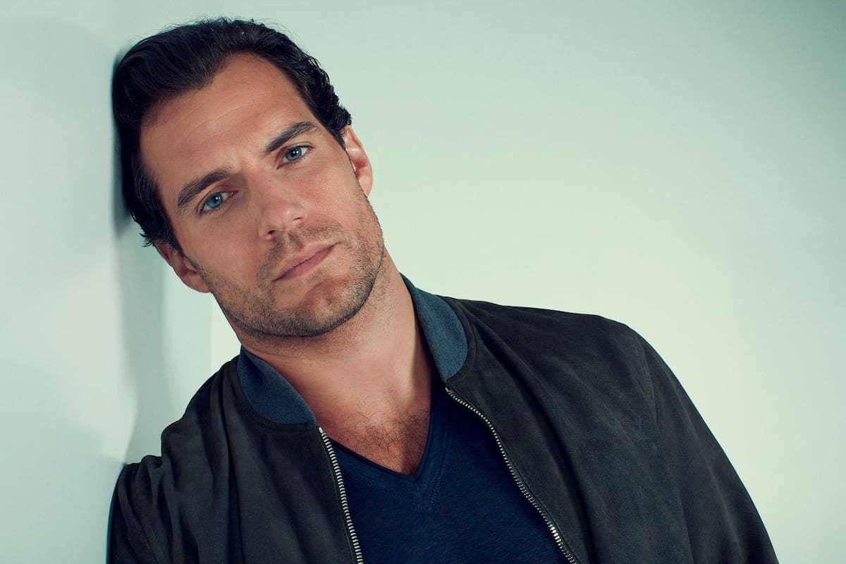Henry Cavill ya es papá; fue visto junto a su novia y un coche de bebé