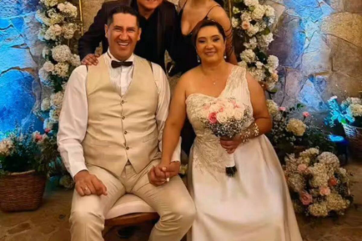Heredero celebra 25 años de matrimonio con su esposa y mánager, Alba Lozano