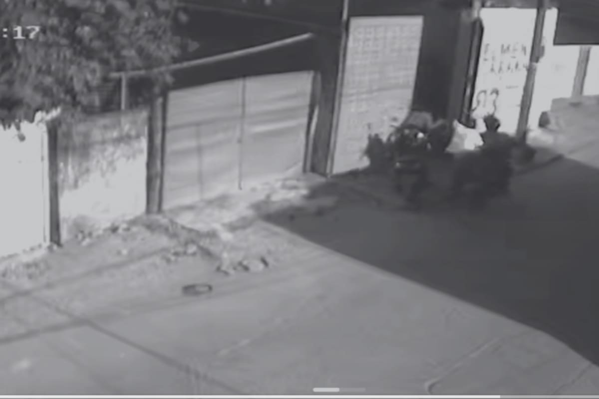 En video quedó grabado violento atraco contra un joven de 18 años en Arjona: está grave