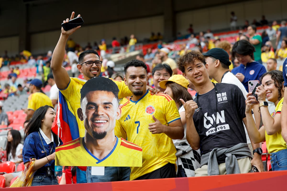 La hinchada de la Selección Colombia se ha tomado Vancouver para el duelo por octavos contra Suiza en el Mundial. //Foto, EFE: PETER KLAUNZER