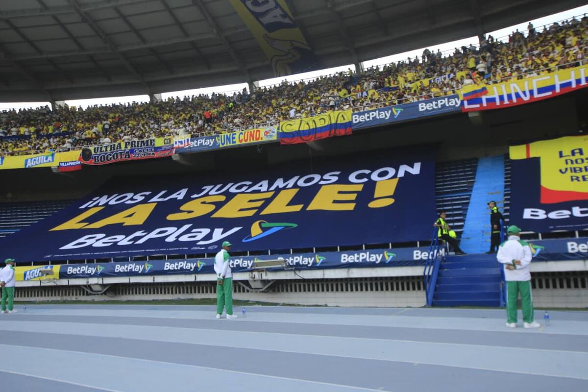La Hinchada de la Selección Colombia apoyó en todo momento. //Foto: Julio Castaño - El Universal