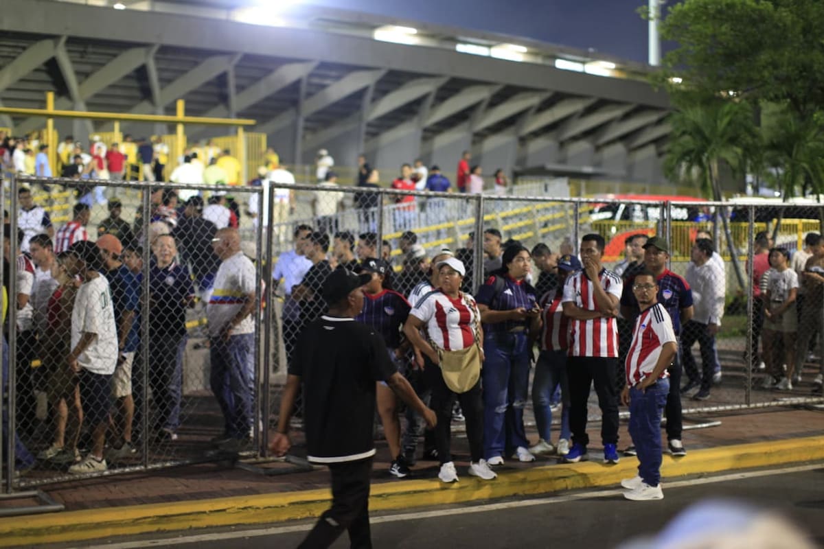 Hinchas del Junior de Barranquilla estarán para el partido contra Cerro Porteño en el Jaime Morón León. // Foto: Óscar Díaz.