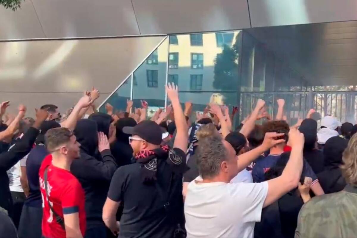 Video: “Messi, hijo de p*ta”, hinchas del PSG protestan contra el argentino