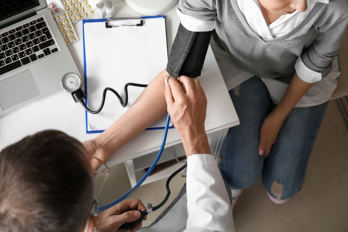 Hipertensión arterial: hábitos para evitar que afecte a los riñones