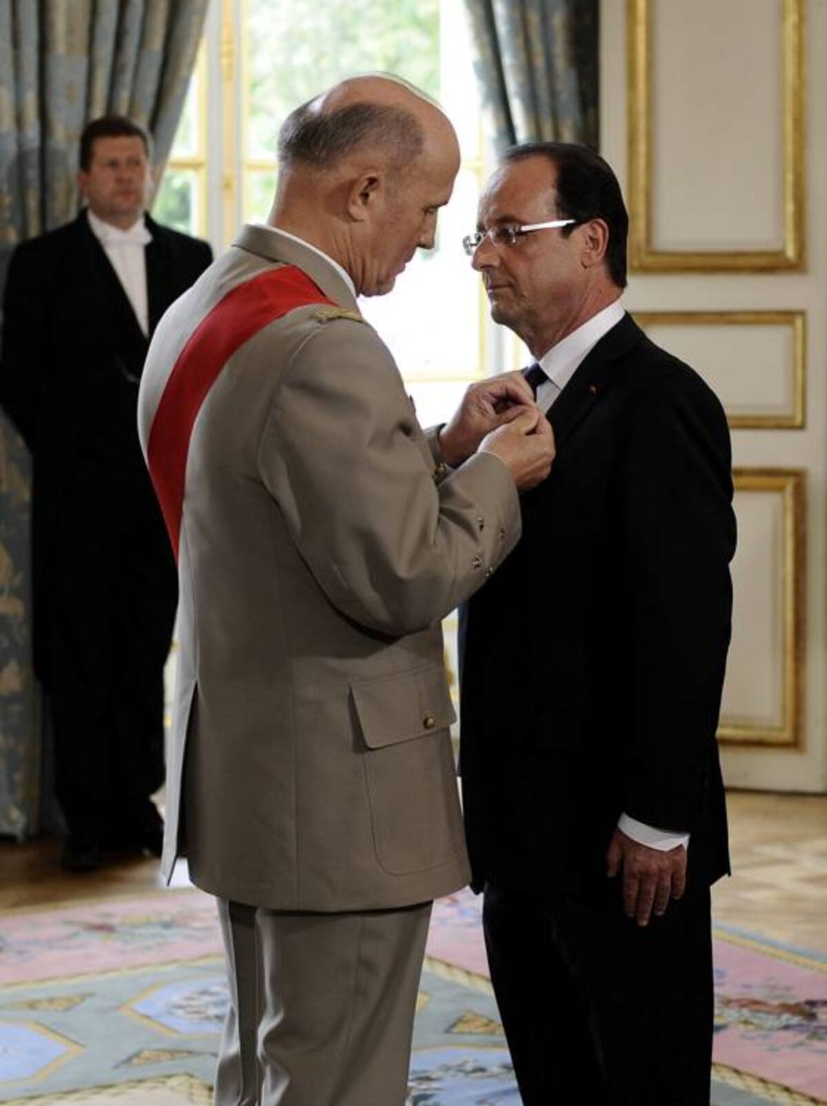 François Hollande, fue investido desde este martes, presidente de la República Francesa AFP FRED DUFOUR