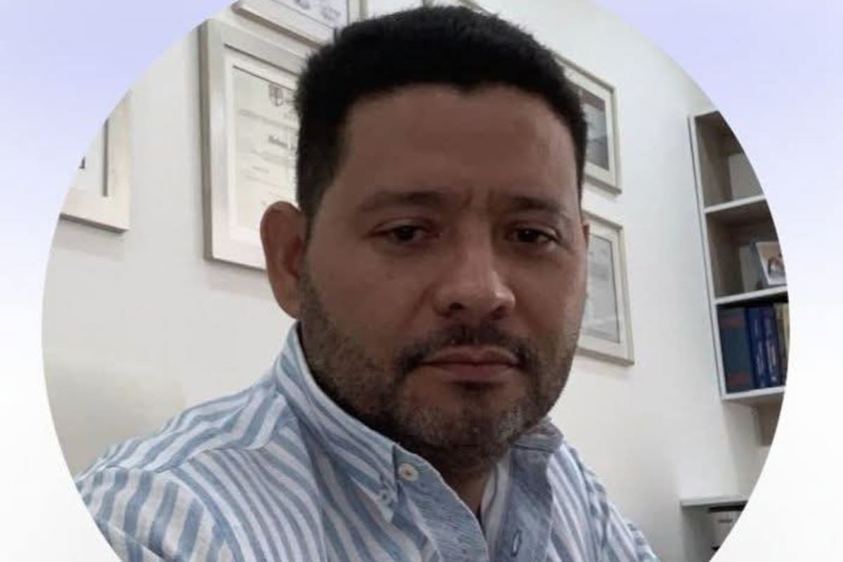Holmes Rodríguez, el abogado que murió en fuerte choque de moto y carro