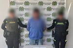 ¡Insólito! Lo capturaron por atacar con un machete a su hijo y pareja en una riña