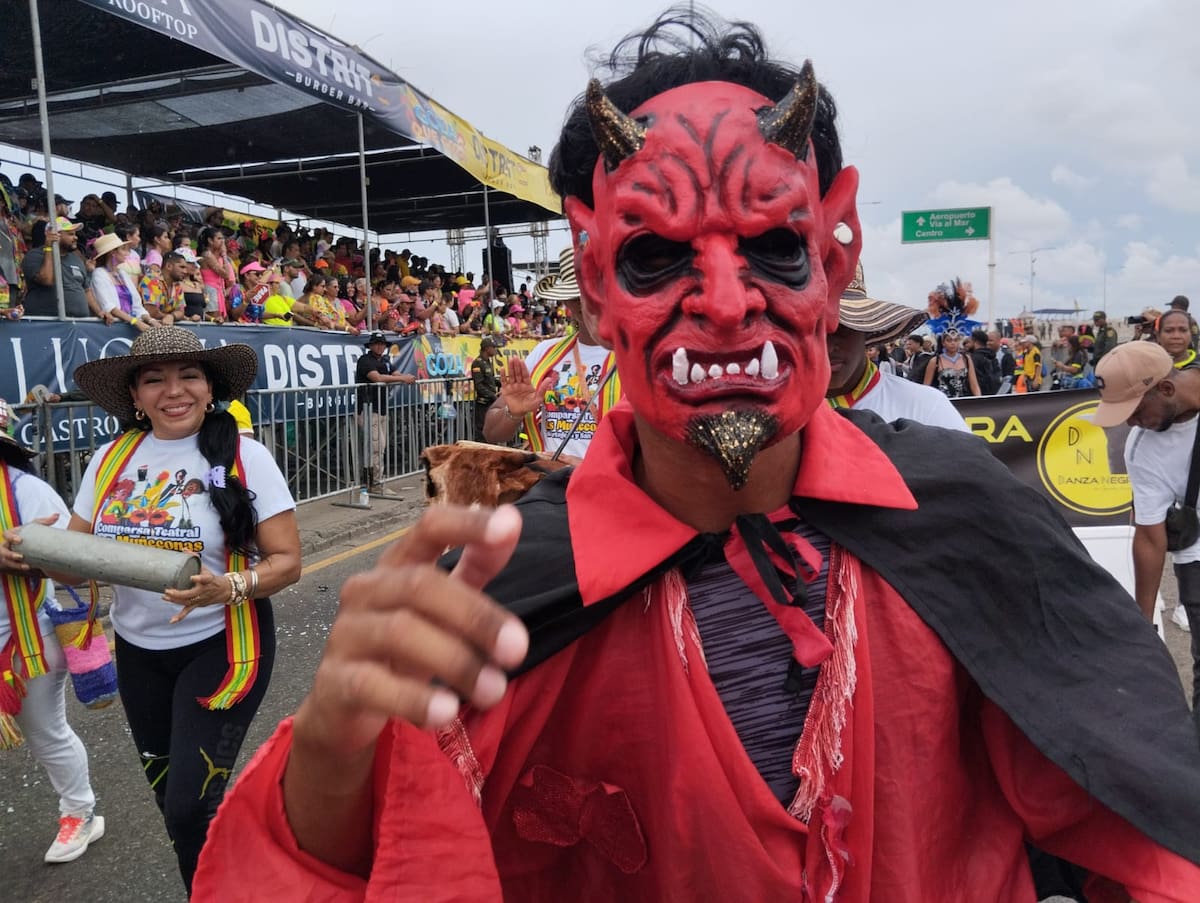 "El Diablo" fue otro de los disfraces que no faltó en el desfile. // Foto: Óscar Díaz - El Universal