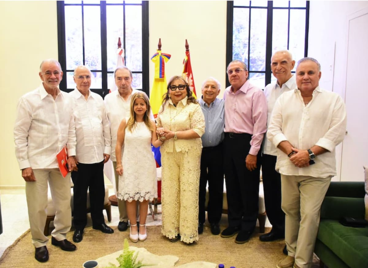 En la gráfica aparecen de izquierda a derecha: Eduardo Verano, Carlos Rodado Noriega, Fuad Char Abdala, Elsa Noguera de la Espriella, Blanca Franco de Castro, Edgardo Sales Sales, Rodolfo Espinosa Meola, Ventura Díaz Mejía y Arnold Gómez Mendoza.//Cortesía Gobernación del Atlántico.