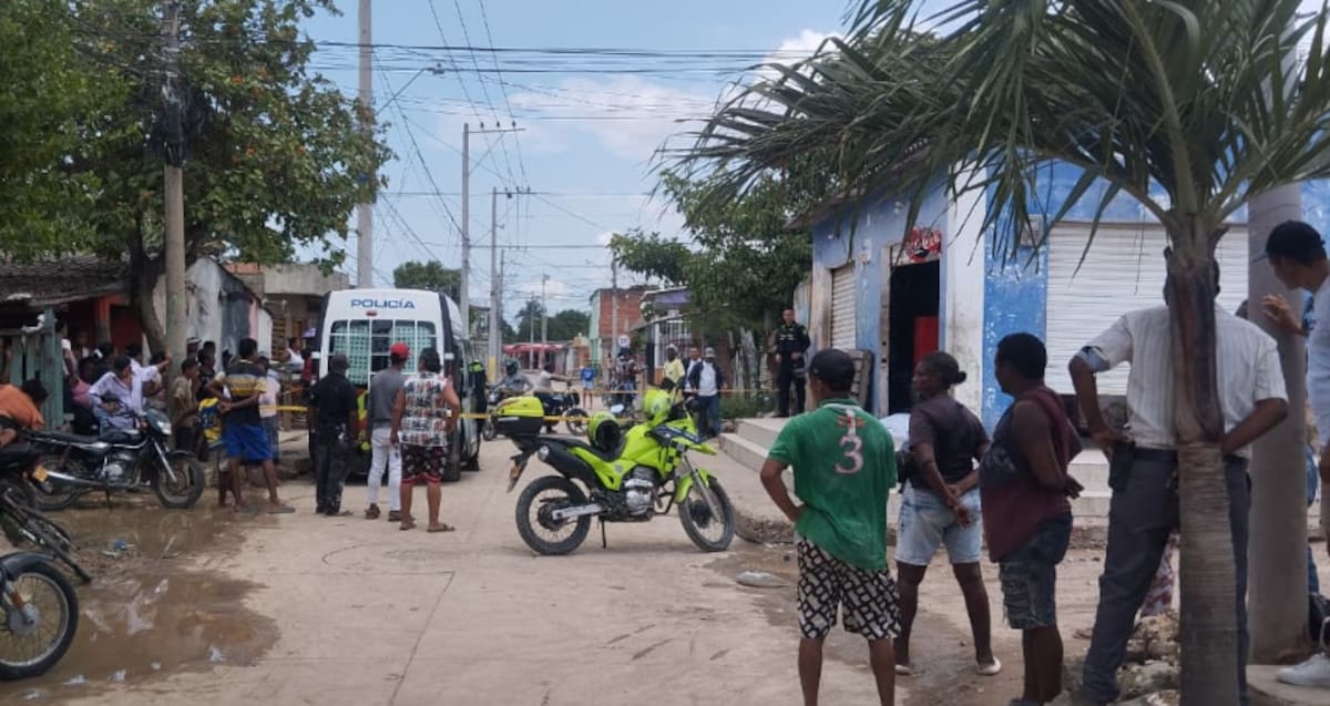 Sicarios mataron a un joven al mediodía de este viernes, 25 de septiembre, en la puerta de una tienda en el barrio Nuevo Paraíso, en Cartagena. //FOTO EL UNIVERSAL.