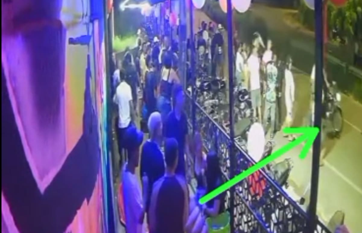 En video quedó registrado el ataque a bala que ocurrió en la madrugada de este domingo, 21 de septiembre, a un costado de la Troncal de Occidente, en Turbaco, y que dejó como víctima mortal a Sebastián Puertas, de 21 años. //FOTO CAPTURA DE VIDEO.