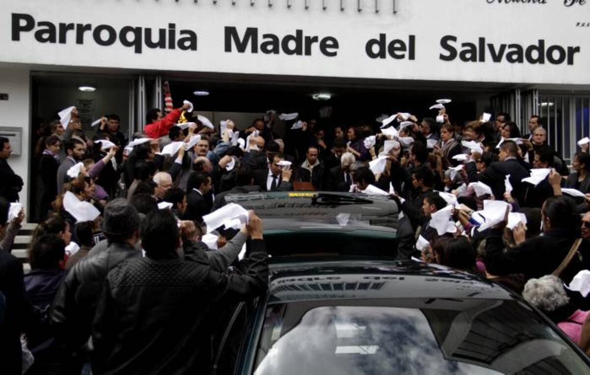 Honras fúnebres de Rosa Elvira Cely, mujer que fue violada, apuñalada y abandonada en el Parque Nacional de Bogotá, y que posteriormente murió. COLPRENSA