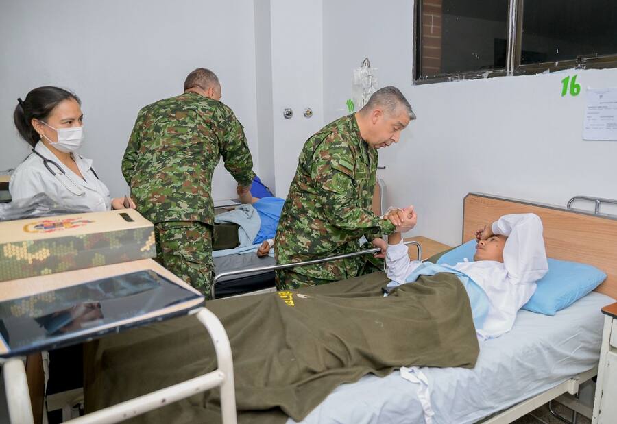 Hospital Militar entrega balance médico de 24 heridos del accidente aéreo de la FAC