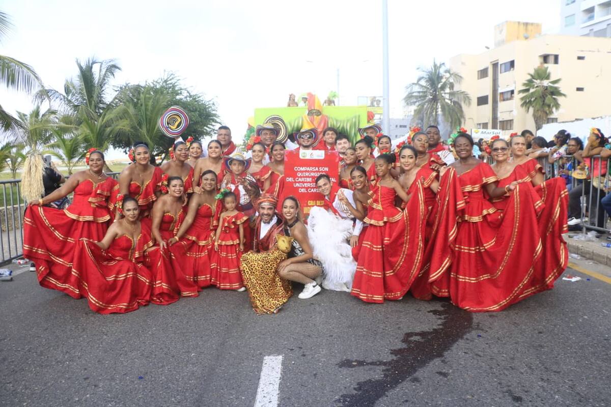 La comparsa del Hospital Universitario brilló en el Desfile de la Independencia