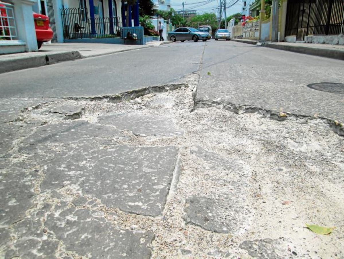 La erradicación de este cráter en la Avenida California ya está en los planes del Distrito. PEDRO TORRES, GENTE BAHÍA-EL UNIVERSAL