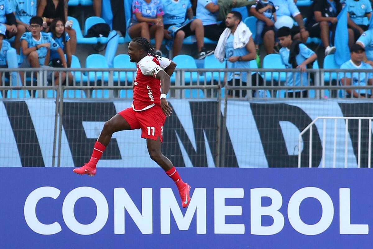 Hugo Rodallega, delantero de Santa Fe. Foto, EFE: Alex Díaz