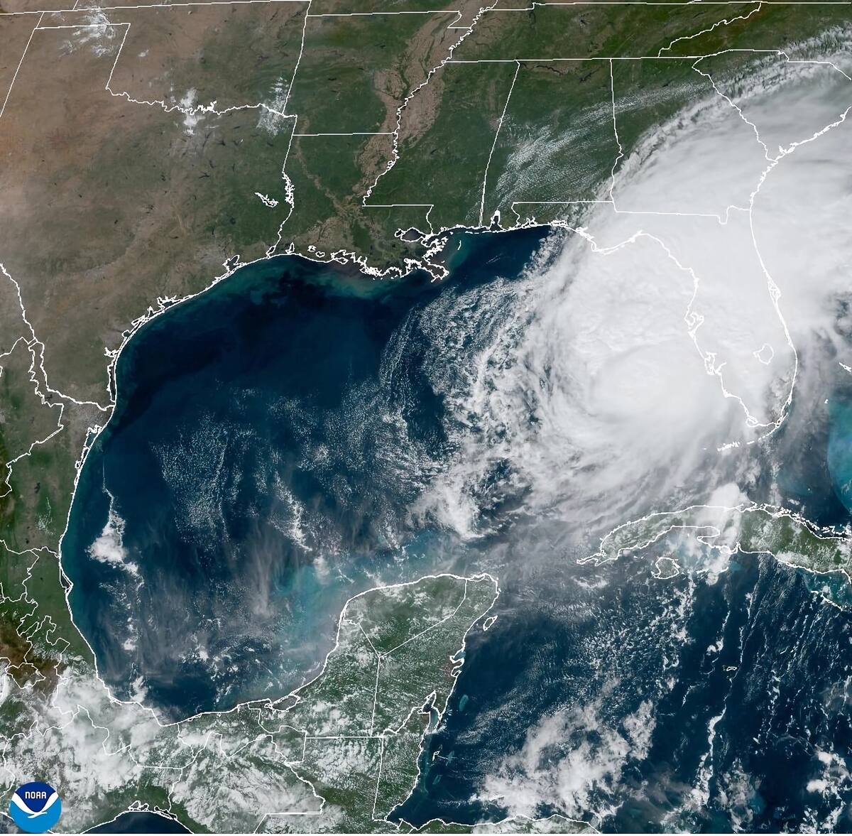 Fotografía satelital cedida por la Oficina Nacional de Administración Oceánica y Atmosférica (NOAA) a través del Centro Nacional de Huracanes (NHC) estadounidense donde se muestra la localización del huracán Milton. // EFE/ Oficina Nacional de Administración Oceánica y Atmosférica /SOLO USO EDITORIAL/SOLO DISPONIBLE PARA ILUSTRAR LA NOTICIA QUE ACOMPAÑA (CRÉDITO OBLIGATORIO)