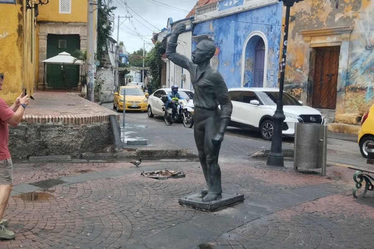 Identifican a turista que tumbó la figura del Cura Umaña en Getsemaní