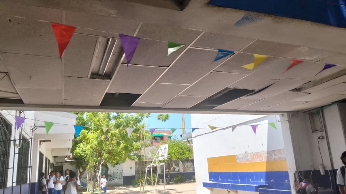 Algunos de los arreglos estructurales serán los trabajos relacionados con filtraciones e inundaciones que afectan el normal desarrollo de las actividades académicas. // Foto: Zenia Valdelamar - El Universal.