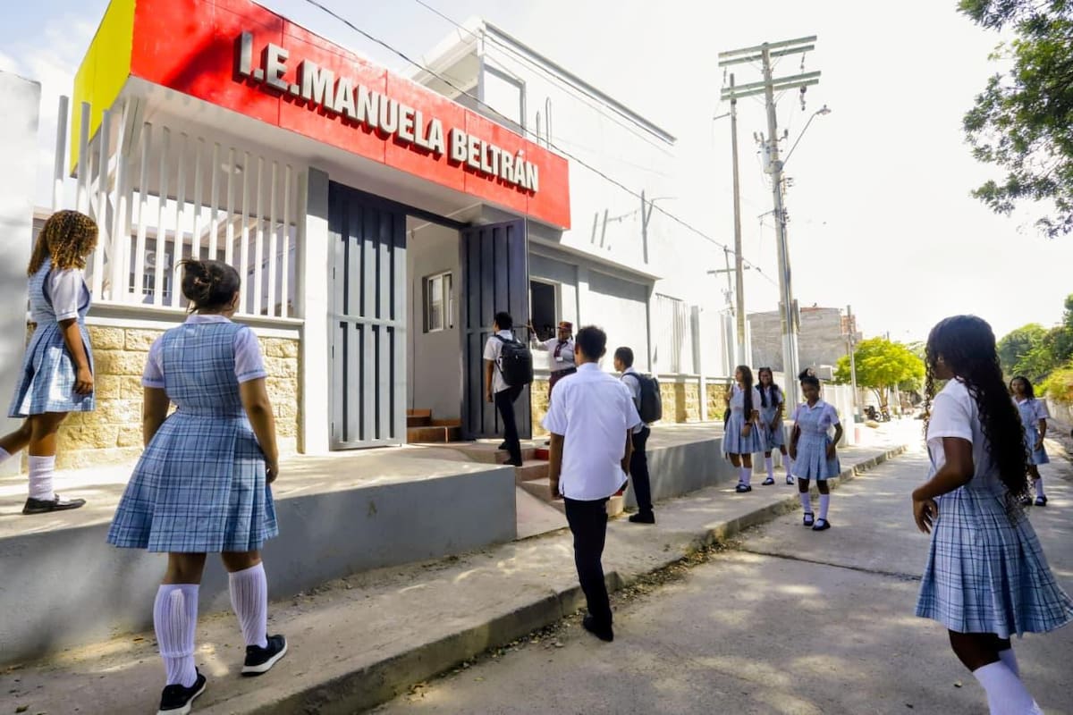 I.E. Manuela Beltrán, barrio Los Cerros. // Foto: cortesía - Alcaldía de Cartagena