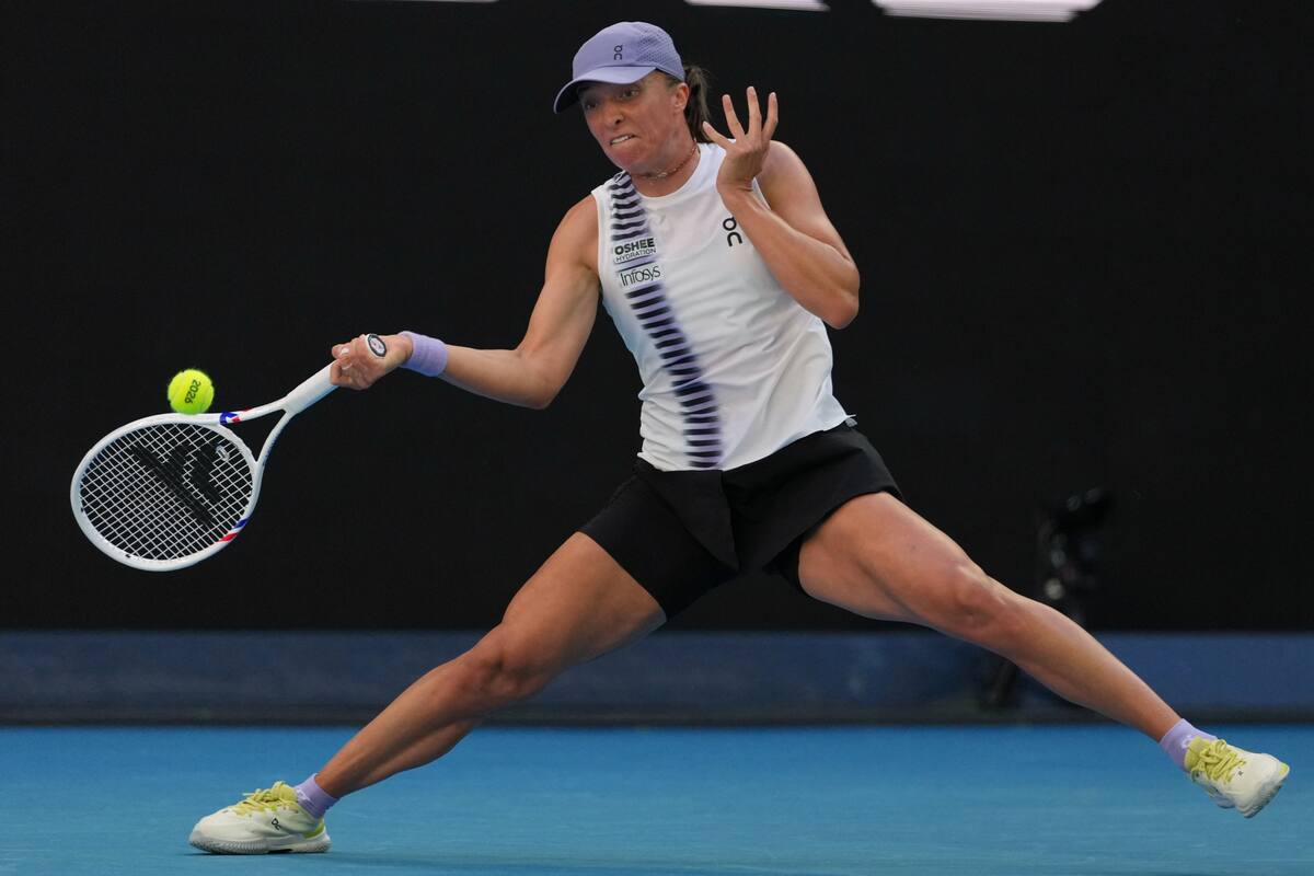 Iga Swiatek es una de las principales contendientes al título en el Abierto de Australia. //Foto, AP: Asanka Brendon Ratnayake
