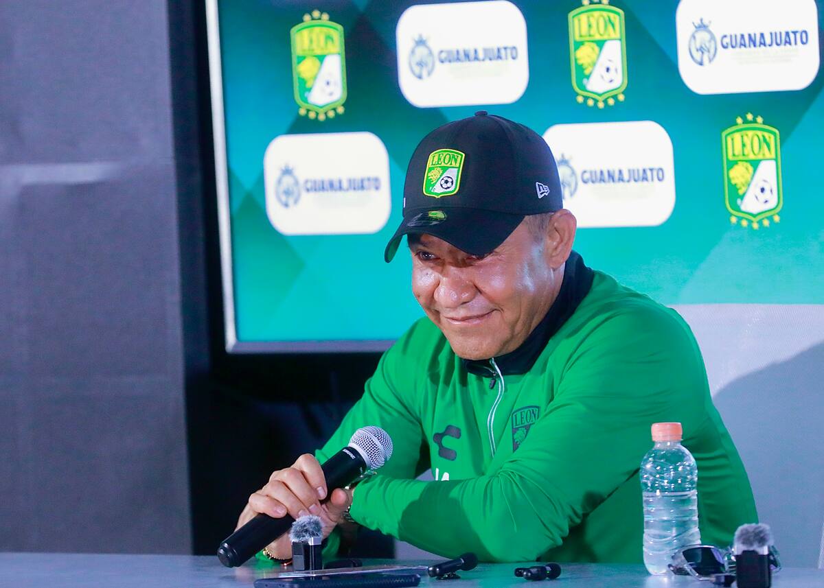 Ignacio Ambriz fue presentado como entrenador del León. //Foto, EFE: Luis Ramírez