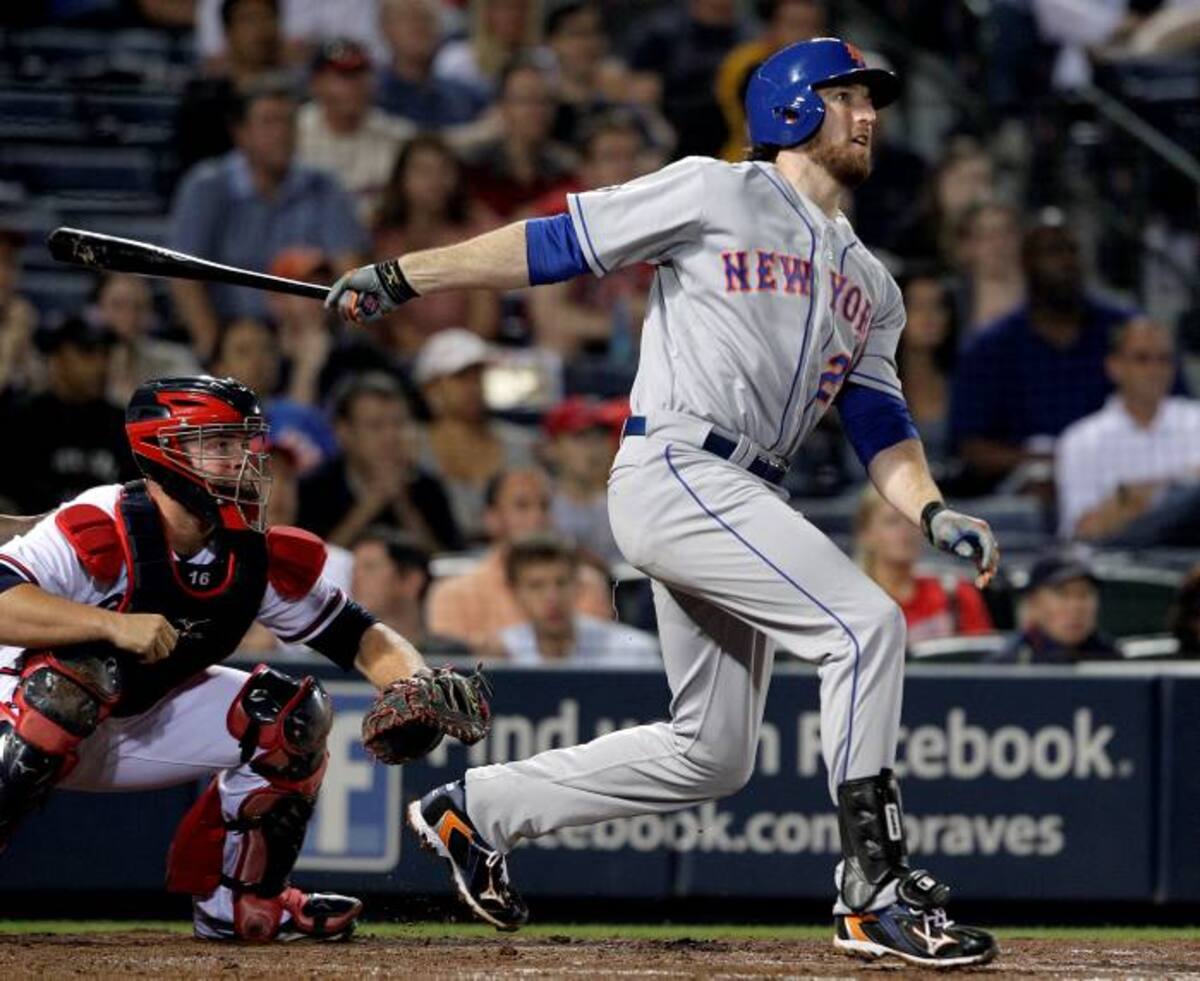 Ike Davis bateó jonrón para darle el triunfo a los Mets de Nuevs York sobre los Bravos de Atlanta. AFP