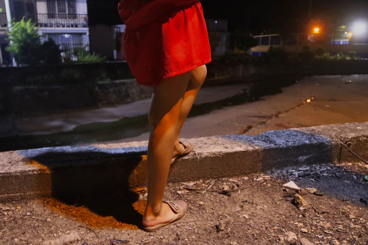 Ilustración de trabajo sexual en el barrio San Pedro. // Julio Castaño - EU