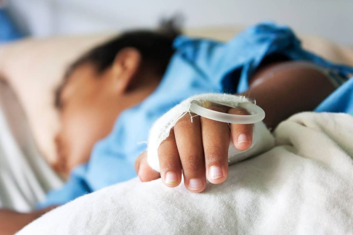 Ilustración, niño hospitalizado.