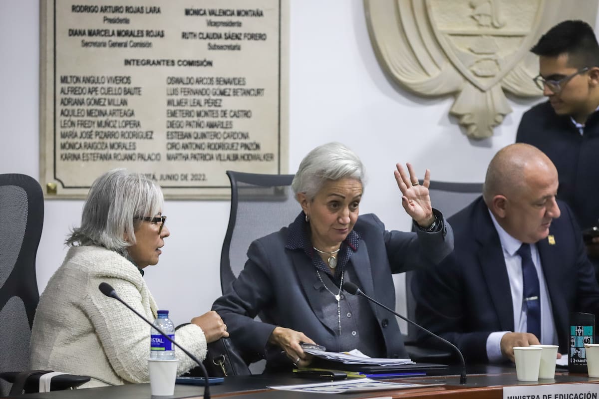 Crisis de salud del magisterio: Gobierno pidió medidas y auditoría forense para el FOMAG